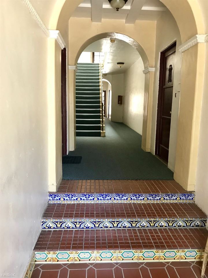 141 S Elm Dr - Photo 2 of 36