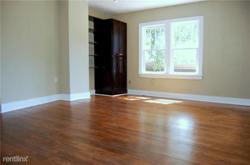 2213 Nw 38th St. - Photo 3 of 11