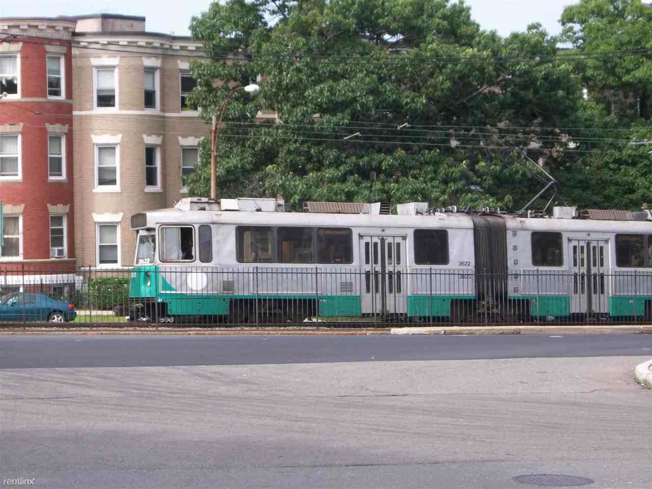 1059 Beacon St - Photo 2 of 3