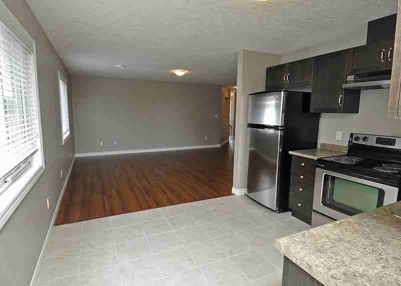654 St. David St - Photo 3 of 14