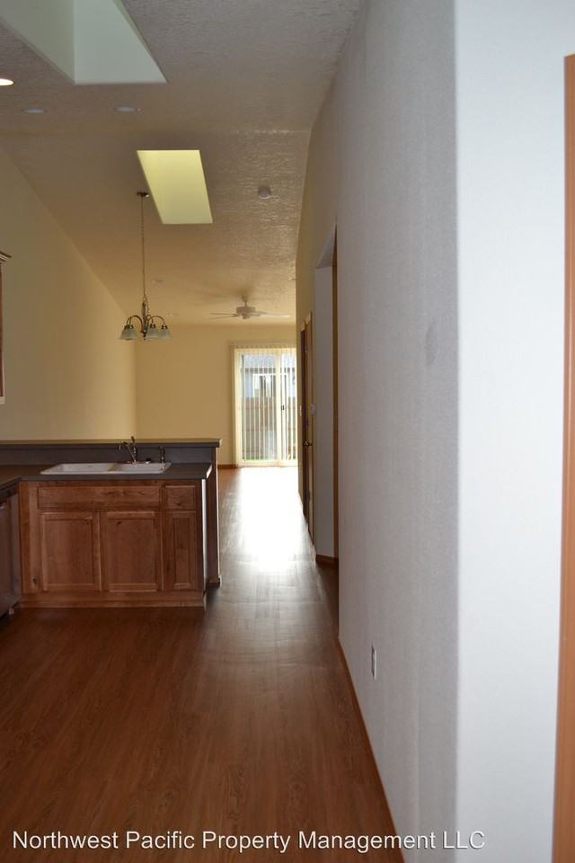 628/630 Ecols St S - Photo 2 of 14