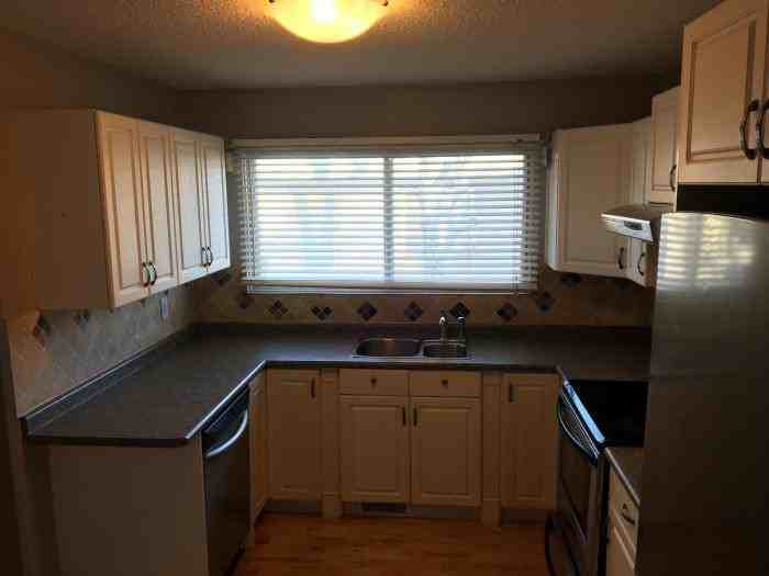 8707 97 Park Street - Photo 3 of 10