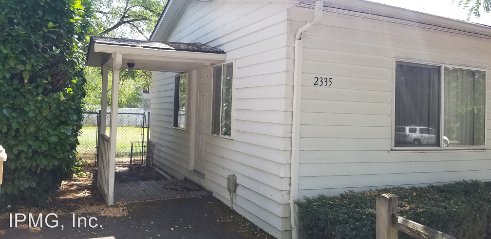 2305-2355 Leonard Ave S E - Photo 2 of 6