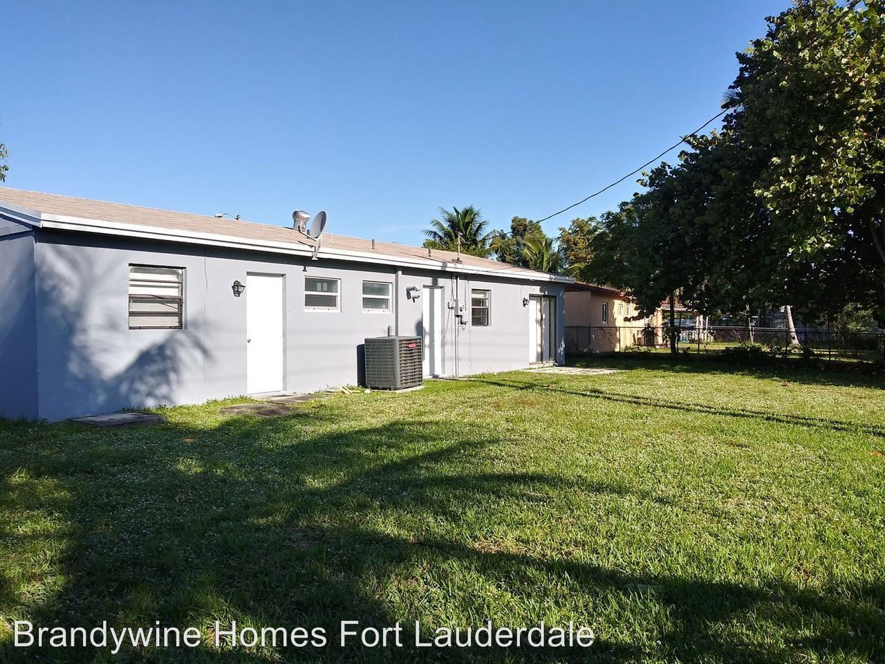 1800 Sw 68th Ave - Photo 2 of 12