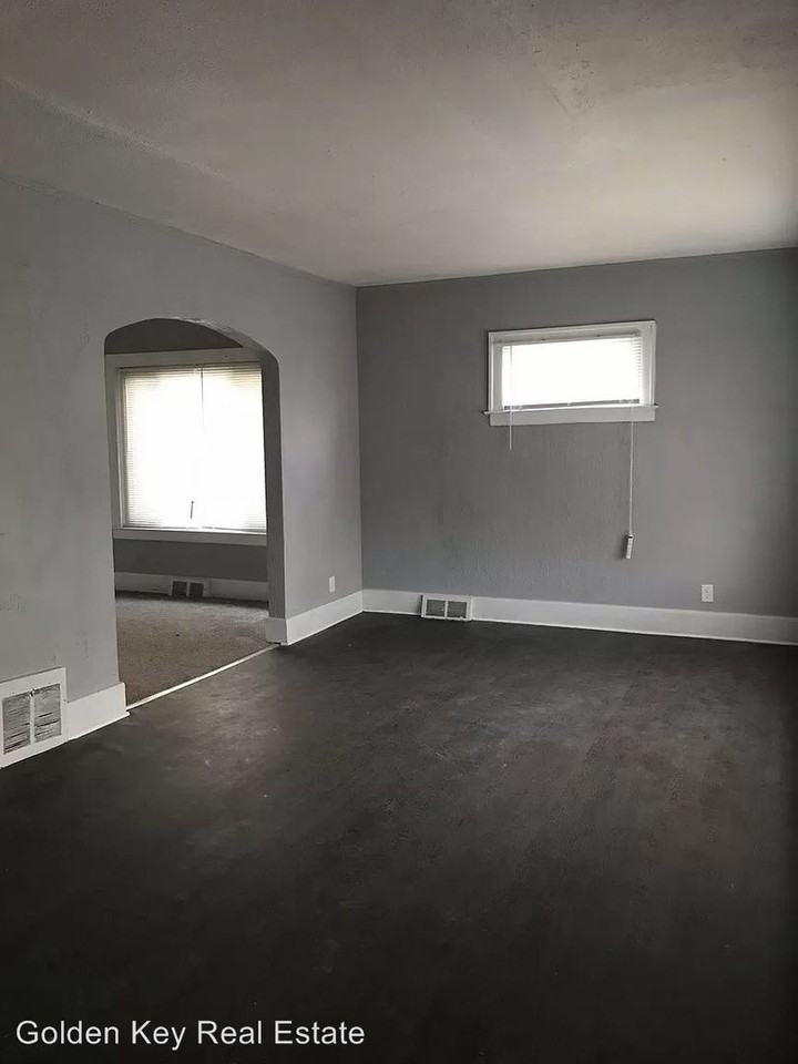 14011 Roselawn Street - Photo 3 of 5