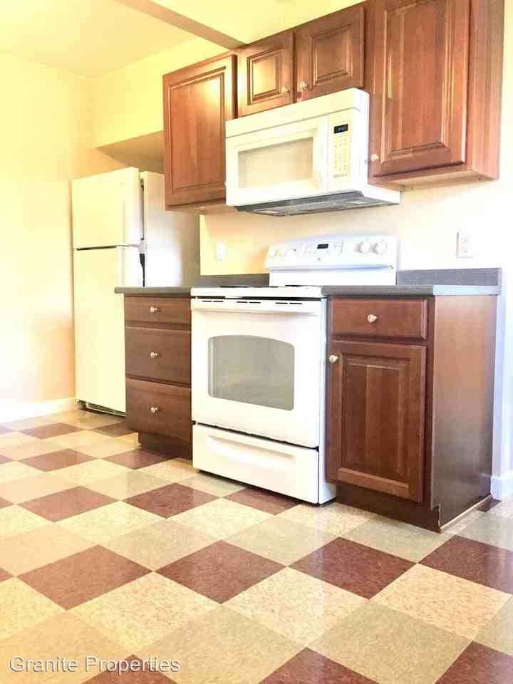 2360 Haig St - Photo 3 of 24