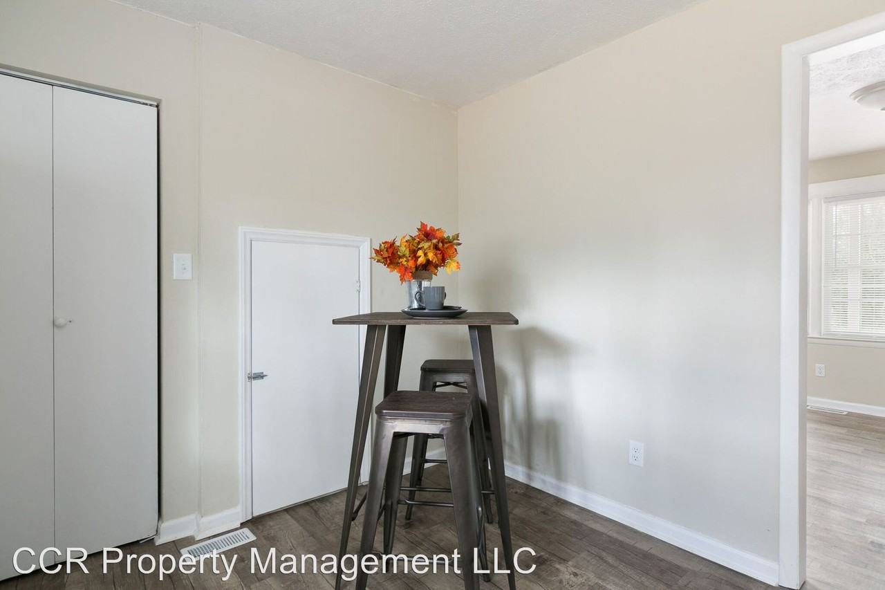 826 Miller Ave - Photo 2 of 8