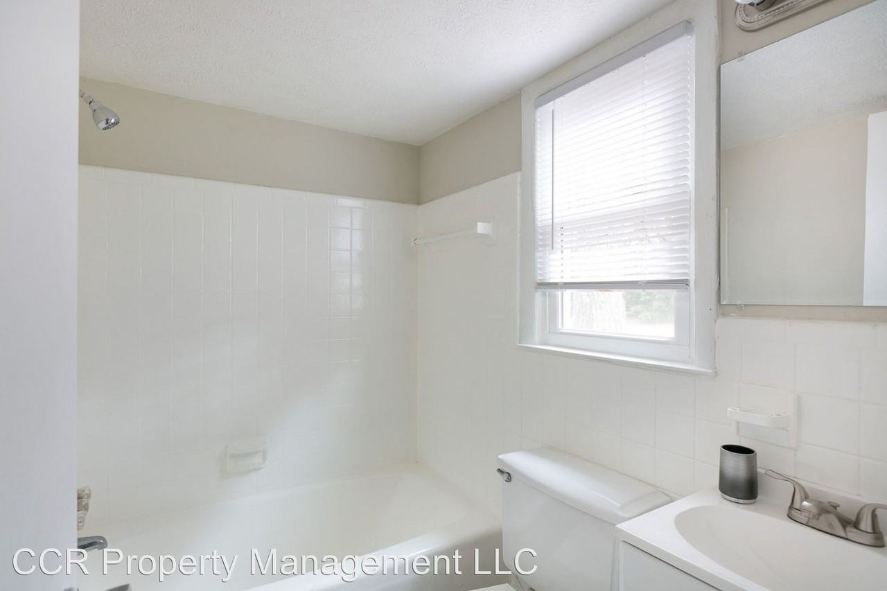 826 Miller Ave - Photo 3 of 8