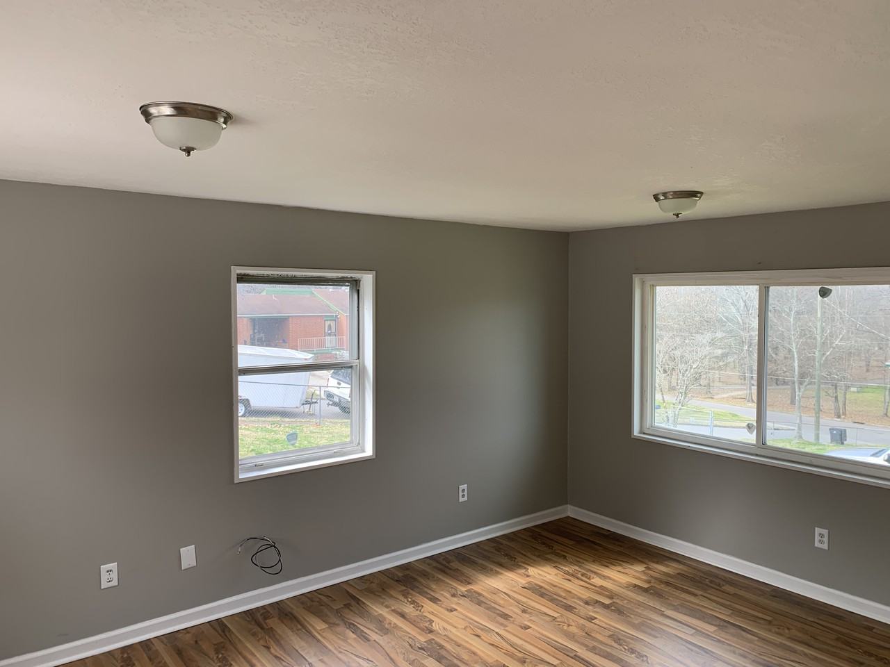 316 Surrey Rd - Photo 2 of 13