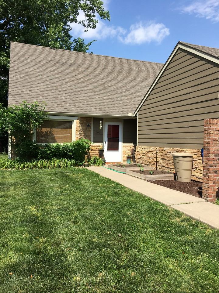 203 Wisconsin Street - Photo 3 of 10