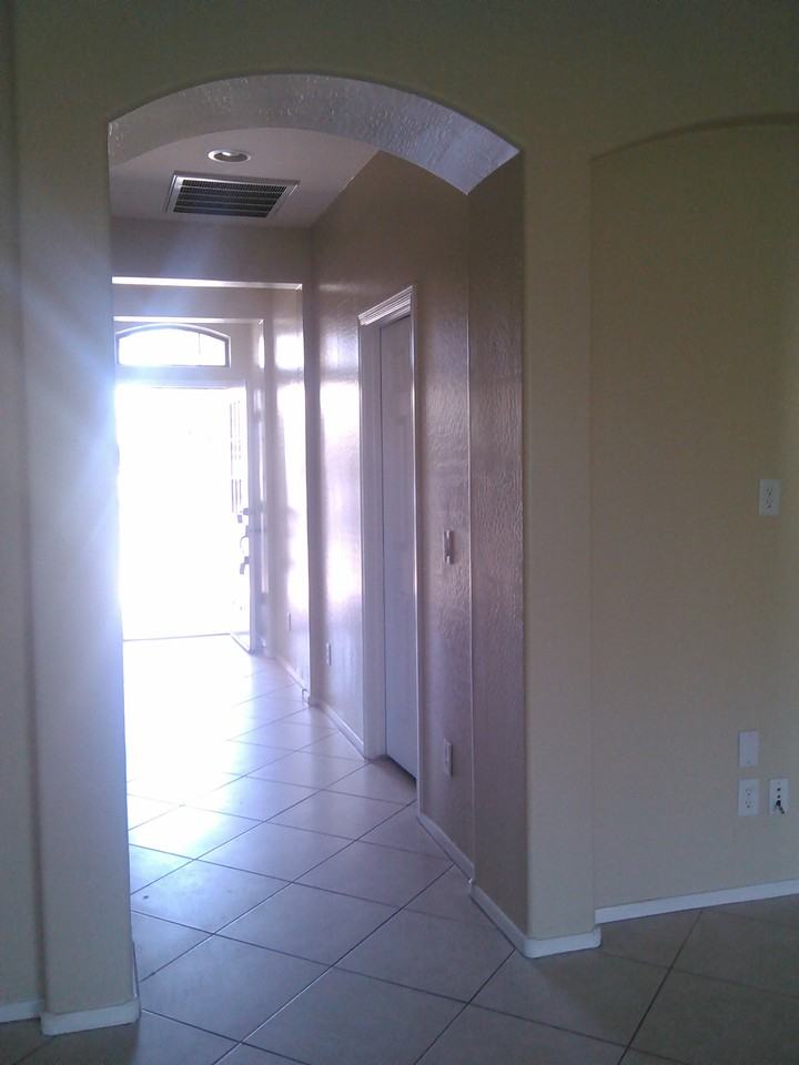 3120 S Lois Ln - Photo 4 of 36