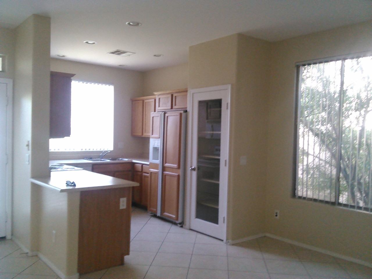 3120 S Lois Ln - Photo 5 of 36