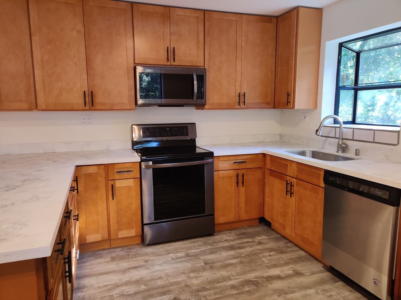 128 Ramona Dr - Photo 2 of 24