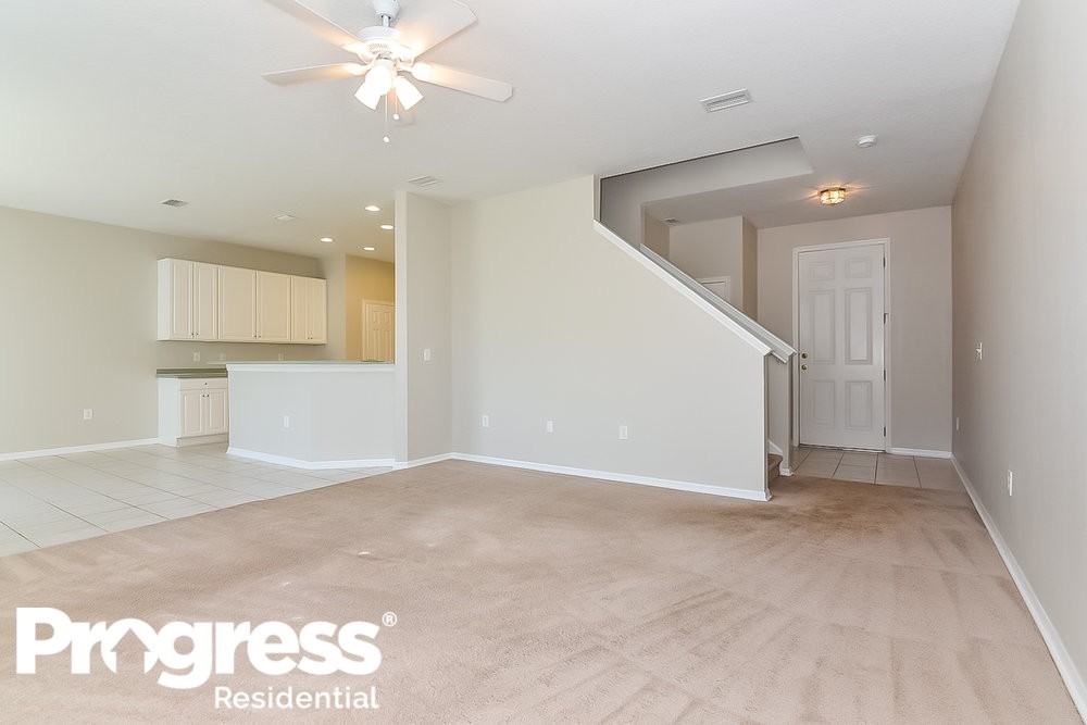 19601 Timberbluff Dr - Photo 2 of 14