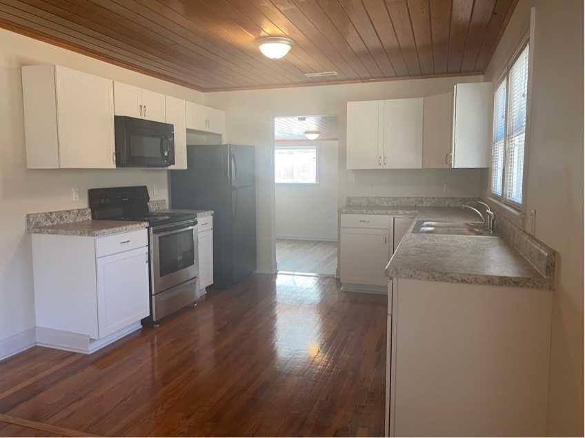 2514 Rolfe Street - Photo 3 of 10