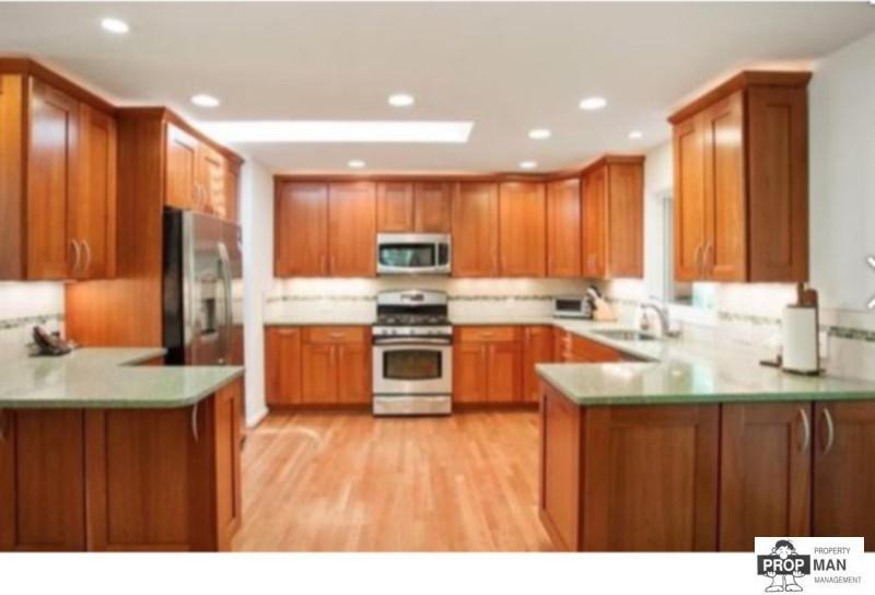 1205 Falster Rd - Photo 2 of 13