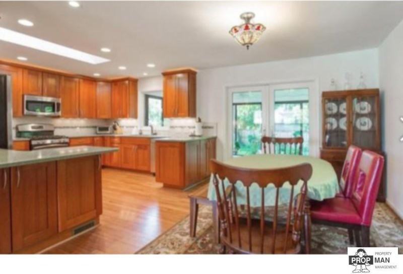 1205 Falster Rd - Photo 3 of 13