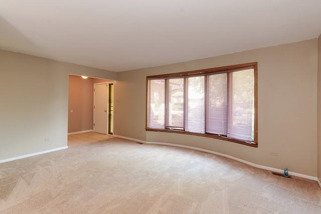 18626 May St - Photo 2 of 10