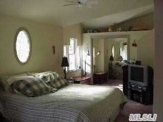 320 Depot Rd - Photo 3 of 5