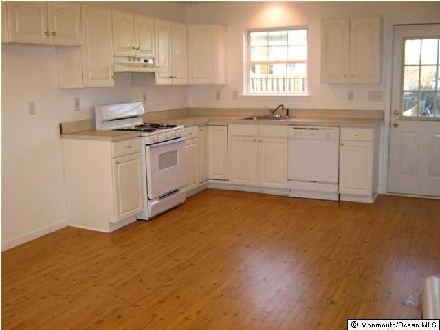 15 Brainard Ave - Photo 2 of 11