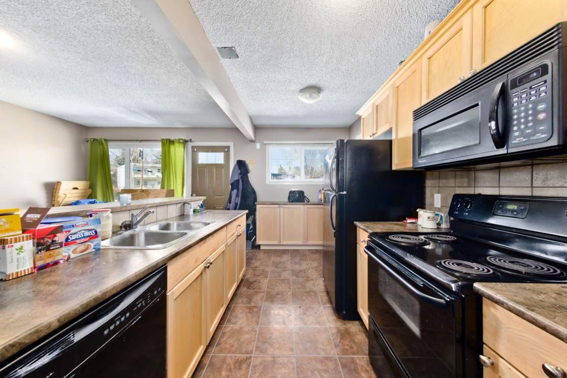 2 Bedroom Apartment - Photo 2 of 22
