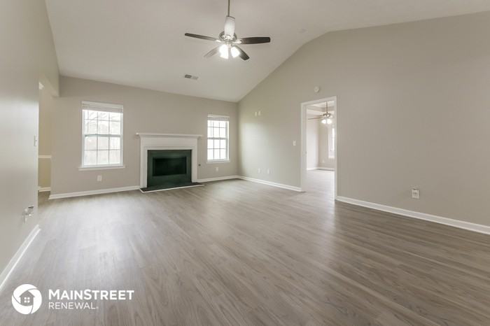 5140 Towne Park Drive - Photo 3 of 16