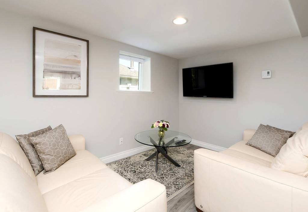 343 Niagara Street - Photo 3 of 12