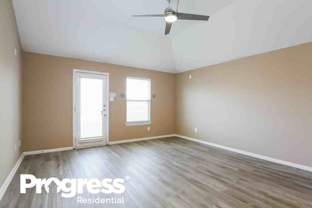 630 Canvas Ct - Photo 3 of 16