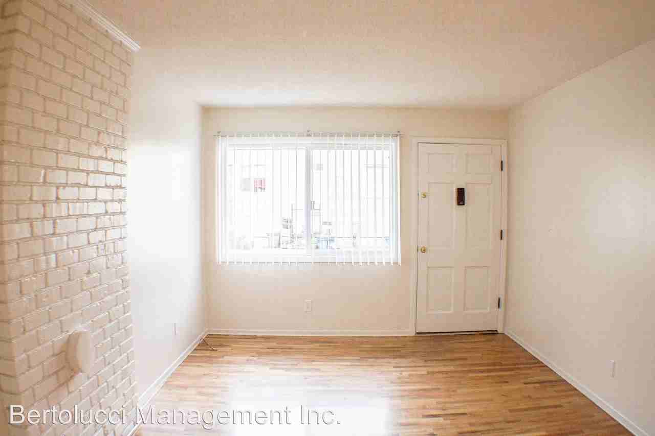 804 14th St NE - Photo 3 of 13