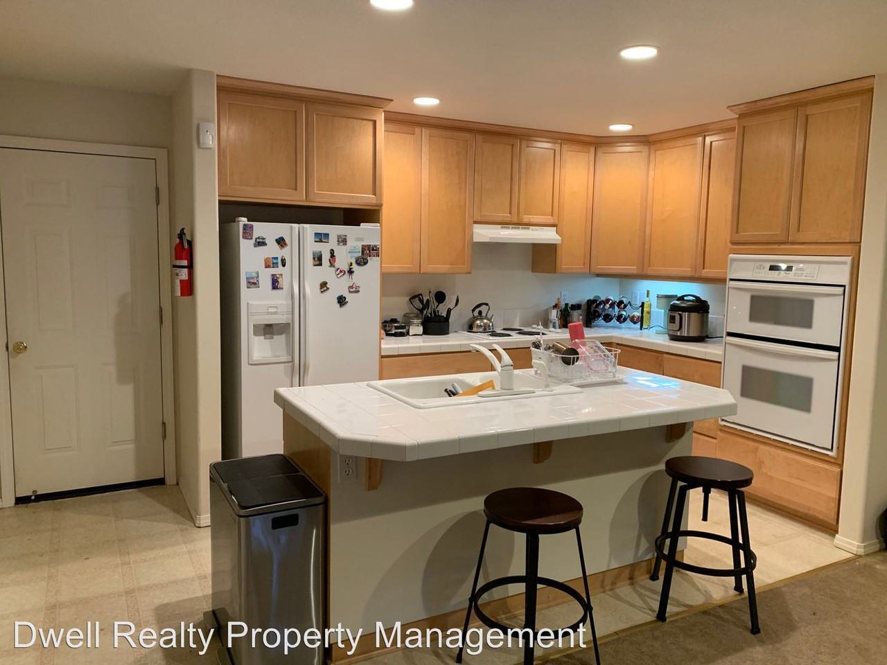 413 Ne Roth St. - Photo 2 of 14