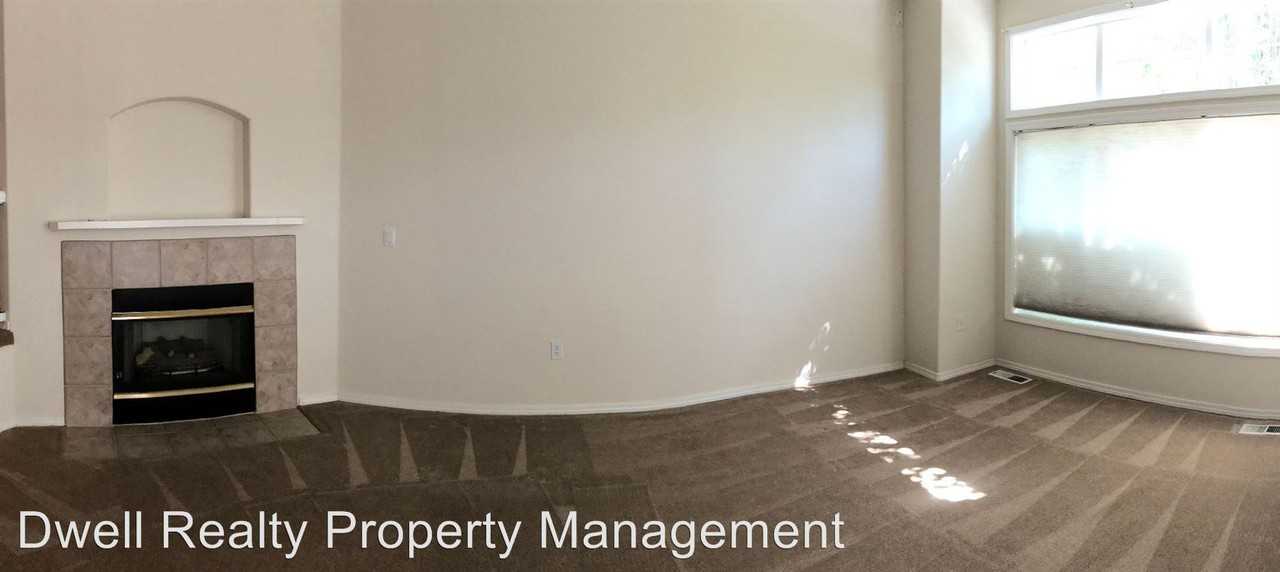 413 Ne Roth St. - Photo 3 of 14