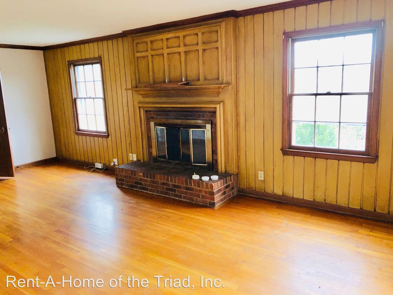 4010 Rose Lake Drive - Photo 3 of 22