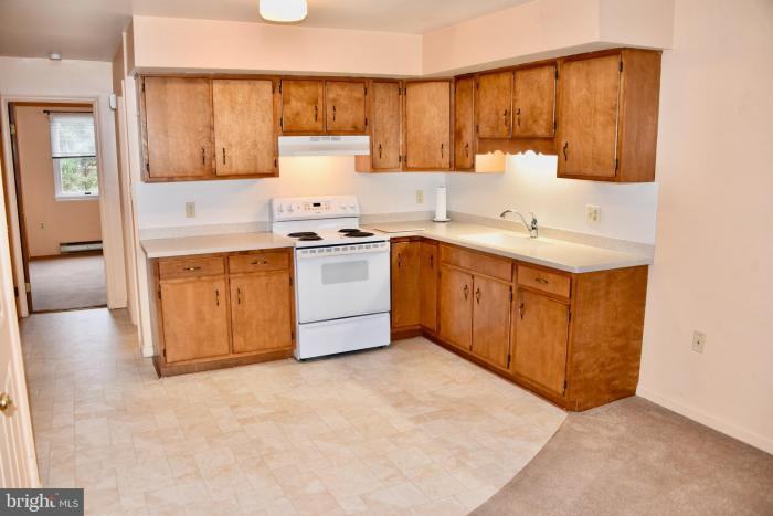 200 S Brobst Street - Photo 3 of 10
