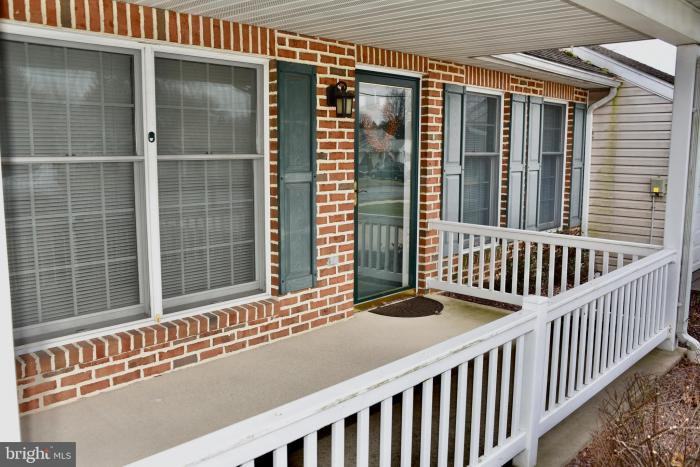 126 Memorial Boulevard - Photo 2 of 19