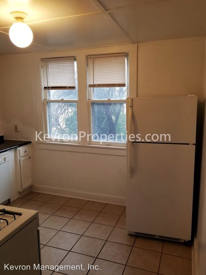 1531 Court Avenue - Photo 2 of 11