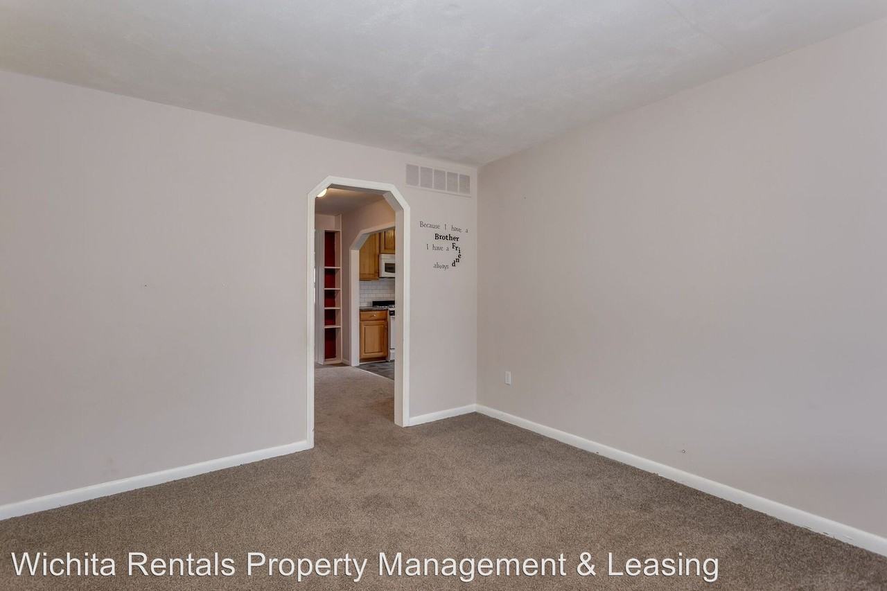 1209 N Henry - Photo 2 of 11