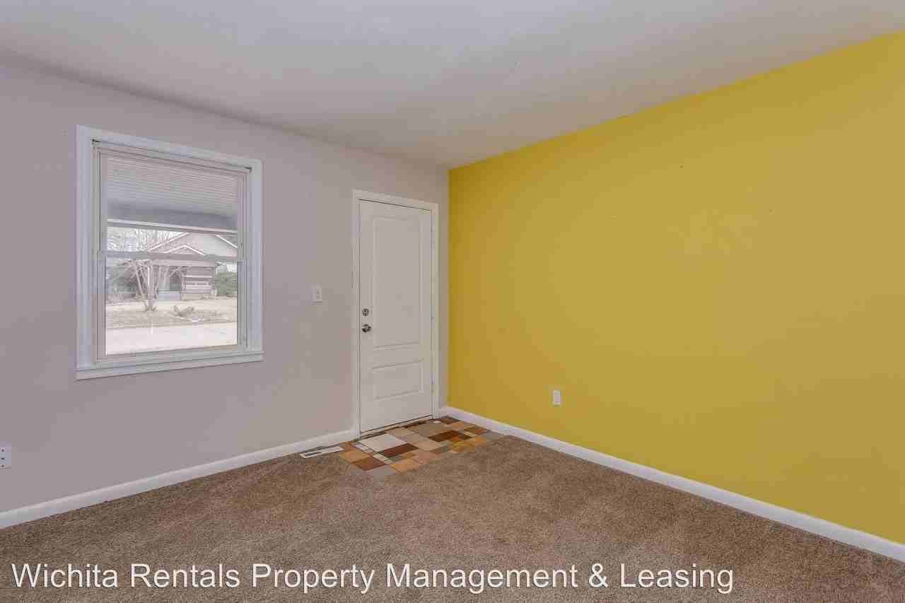 1209 N Henry - Photo 3 of 11