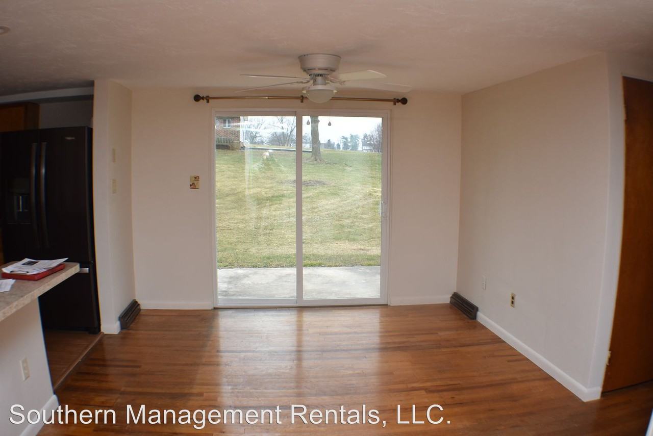 325 Frederick St - Photo 3 of 9