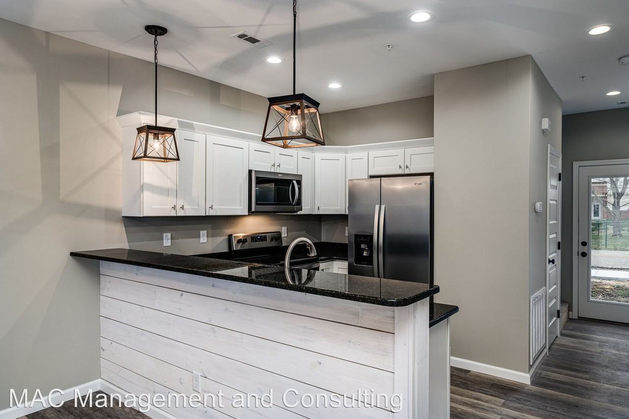 2301 N Washington Ave - Photo 2 of 9