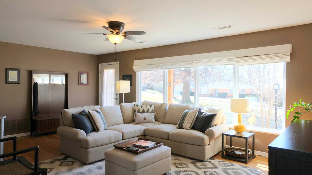 1442 N Crestwood Dr - Photo 2 of 26