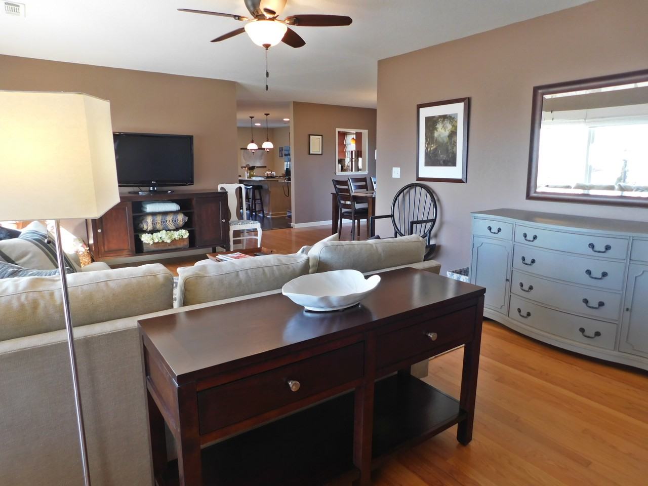 1442 N Crestwood Dr - Photo 3 of 26