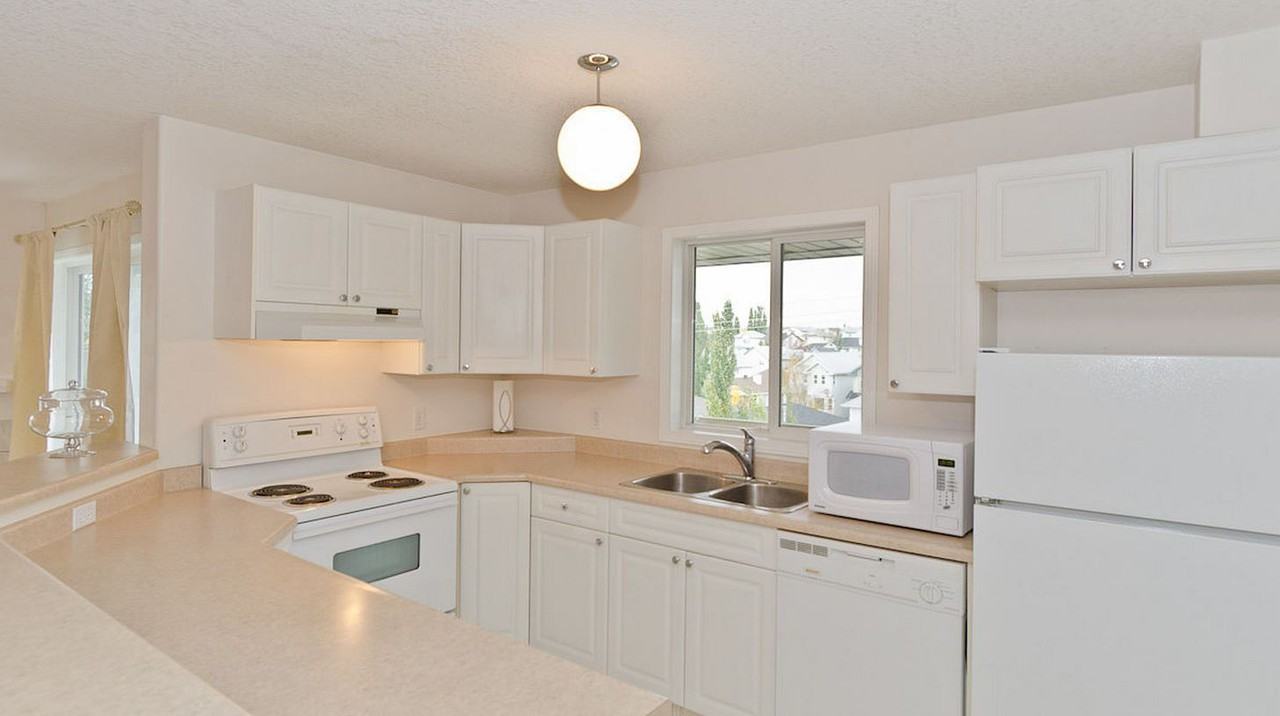 20 Pointe Of View Harvest Hills - Photo 2 of 16