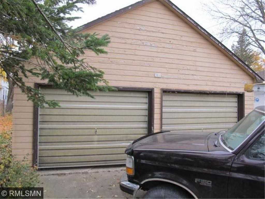 301 Red Wing Ave - Photo 2 of 4