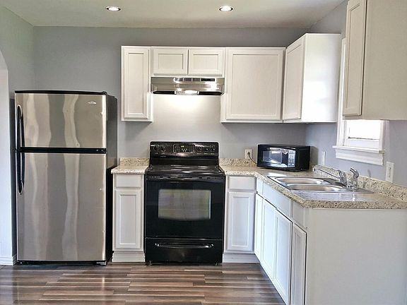 4817 40th St - Photo 2 of 13