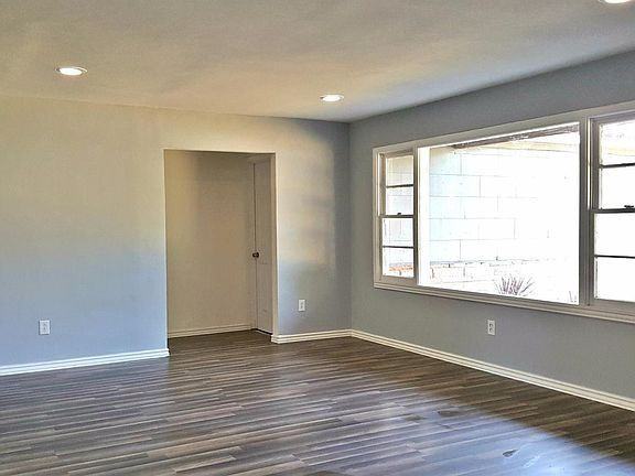 4817 40th St - Photo 3 of 13
