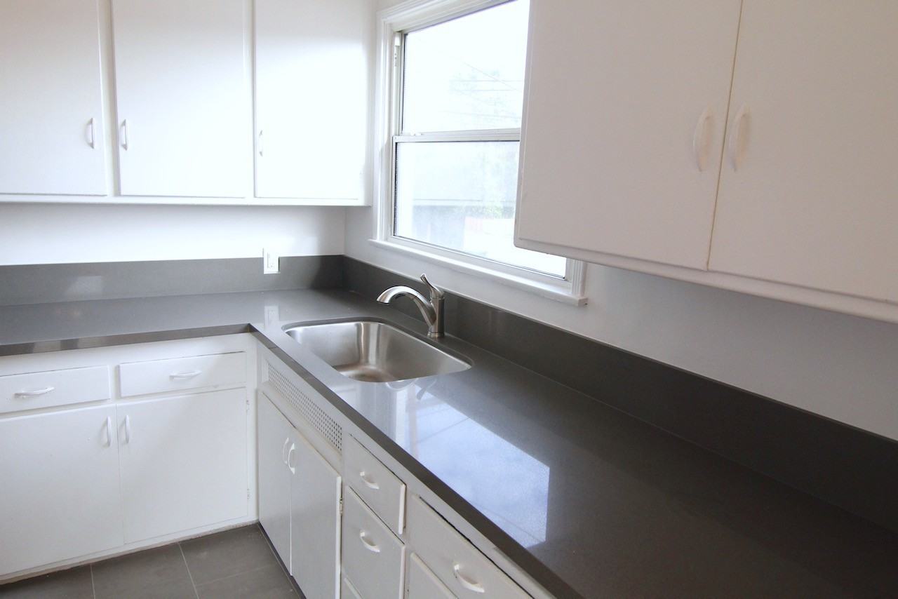 S. Barrington Ave. & Richland Ave. - Photo 7 of 42