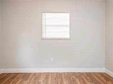 215 S French Ave - Photo 2 of 15