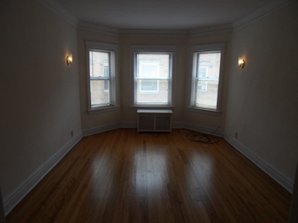 6968 North Sheridan Road #2B - Photo 2 of 7