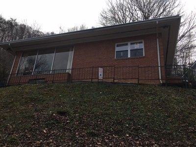 144 Perry St - Photo 2 of 16