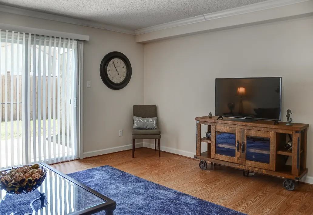 4725 Onondaga Rd - Photo 3 of 20